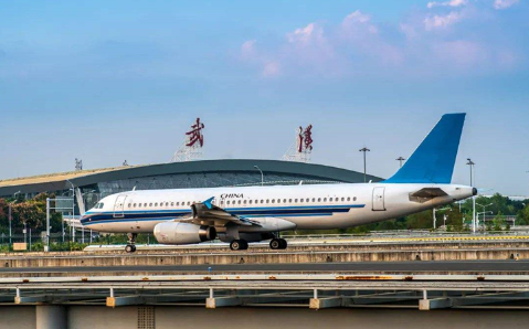 临沧空运武汉机场
